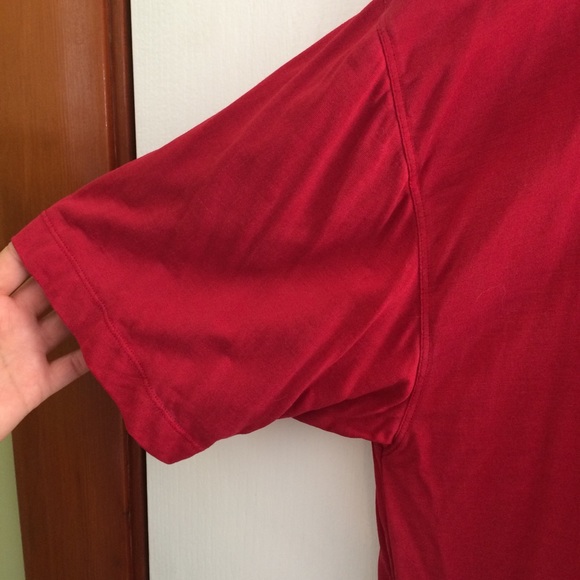 Silx red 100% silk boxy cropped pocket tee shirt - Picture 3 of 4
